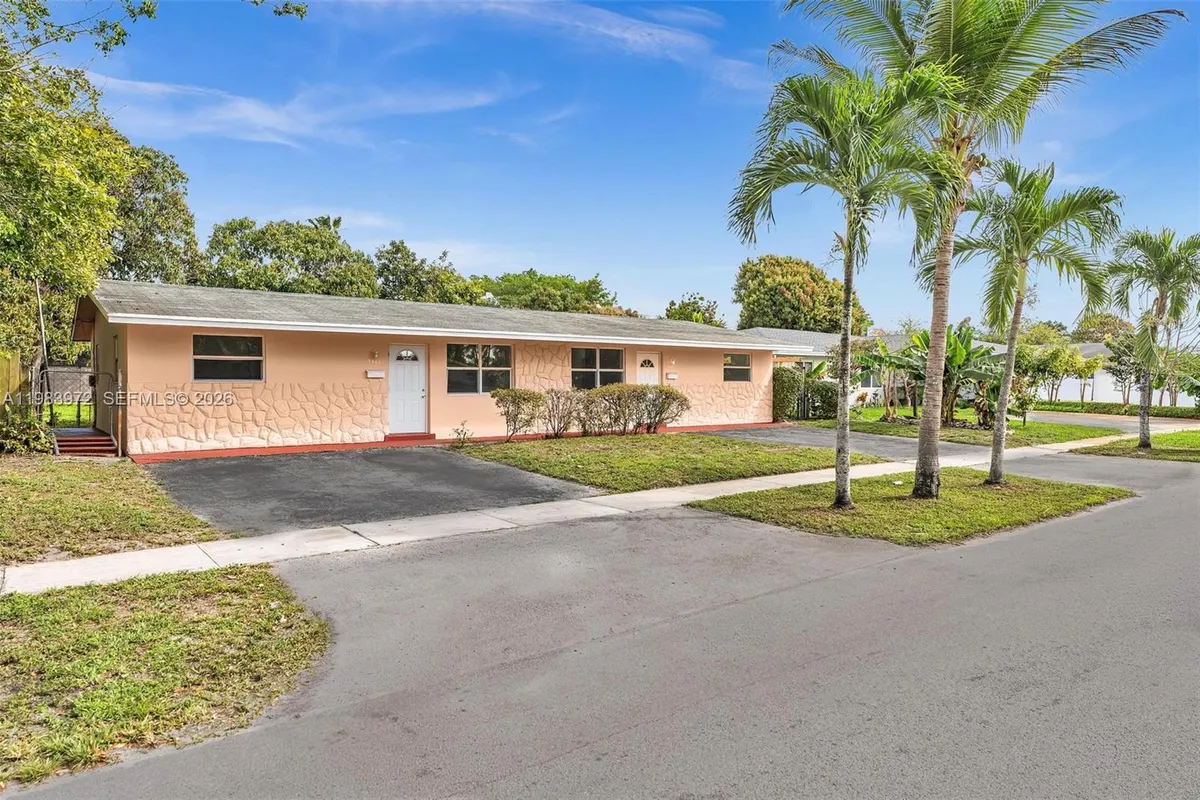 5441 NW 17th Ct, Lauderhill FL 33313