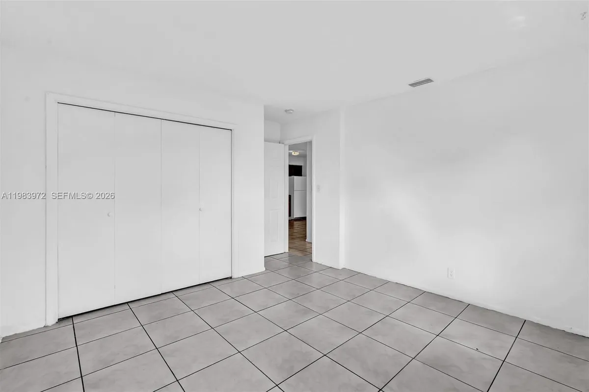 5441 NW 17th Ct, Lauderhill FL 33313