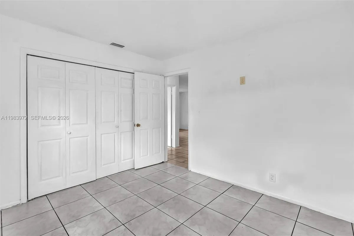 5441 NW 17th Ct, Lauderhill FL 33313