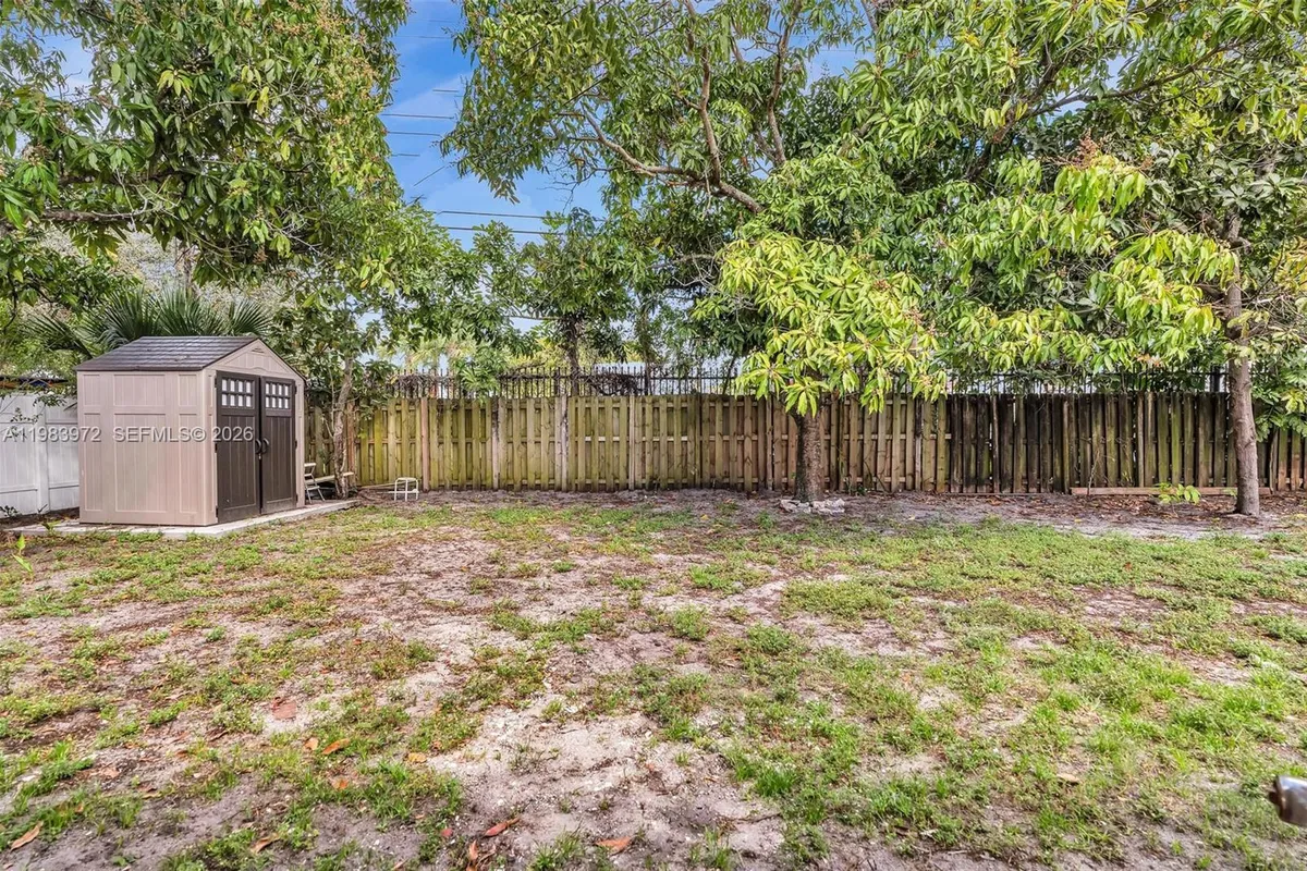 5441 NW 17th Ct, Lauderhill FL 33313