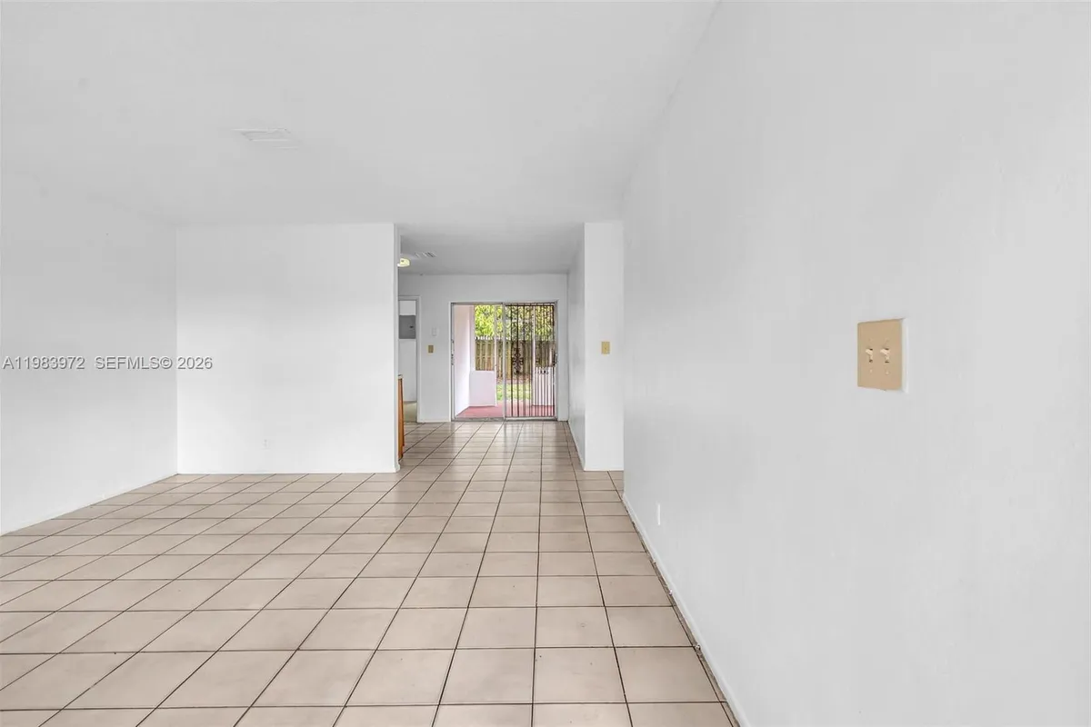 5441 NW 17th Ct, Lauderhill FL 33313