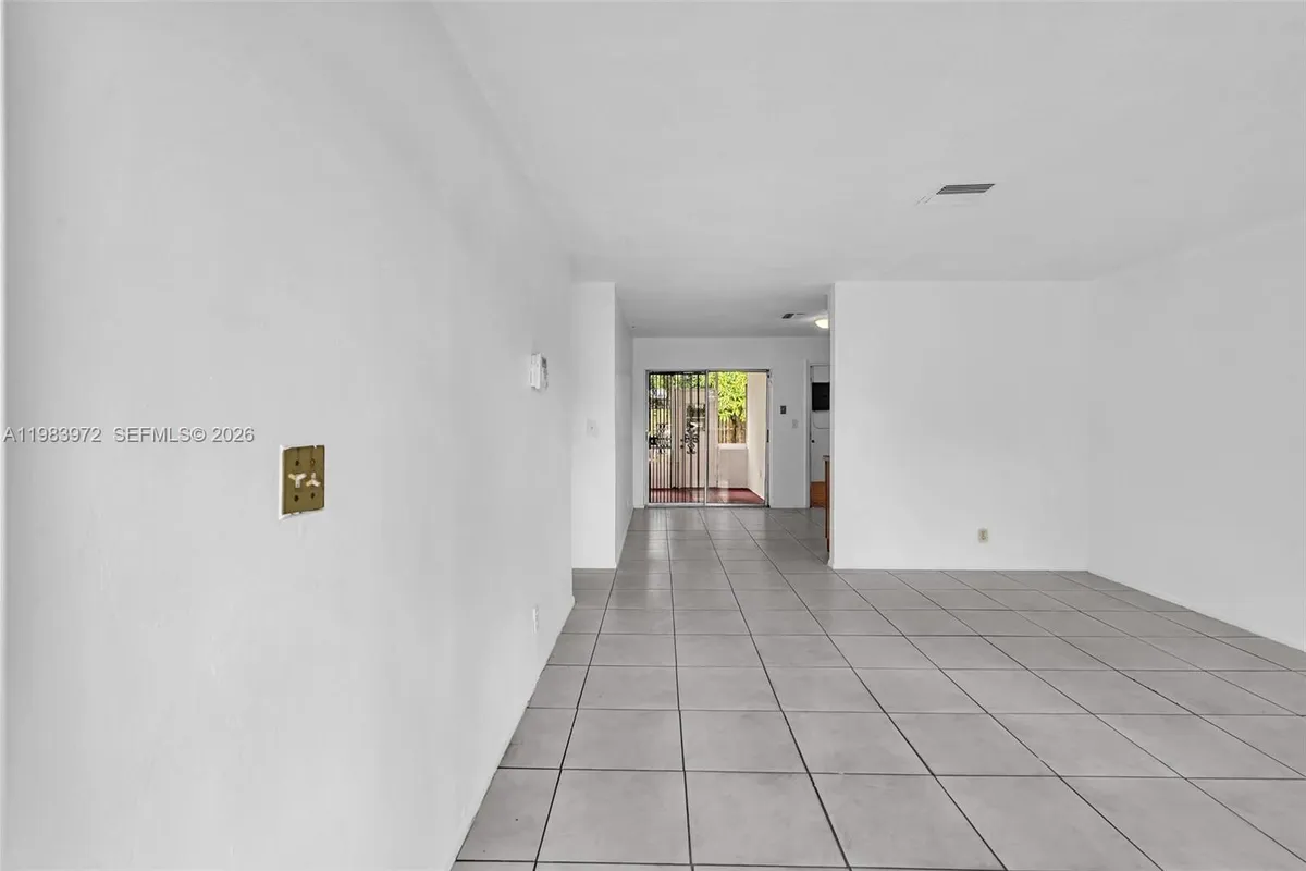 5441 NW 17th Ct, Lauderhill FL 33313