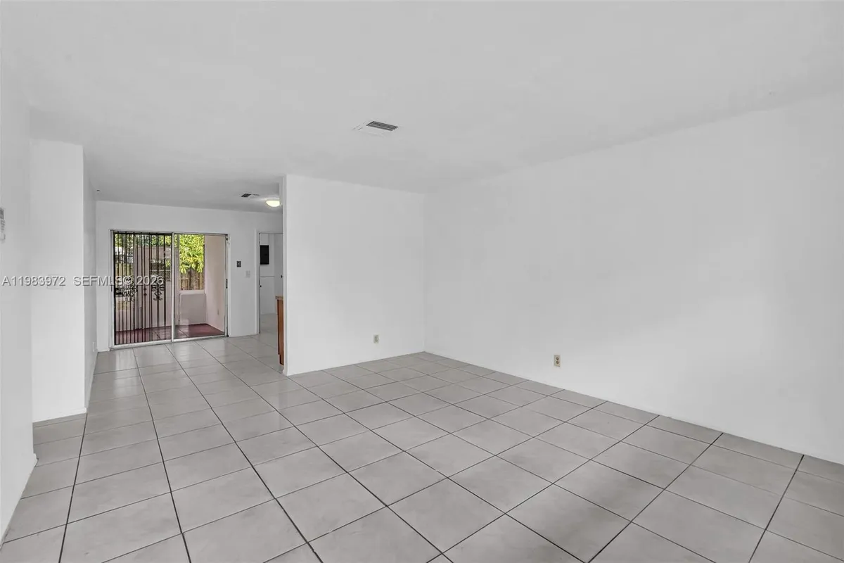 5441 NW 17th Ct, Lauderhill FL 33313