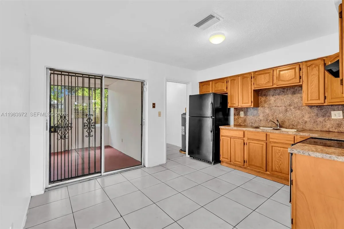 5441 NW 17th Ct, Lauderhill FL 33313