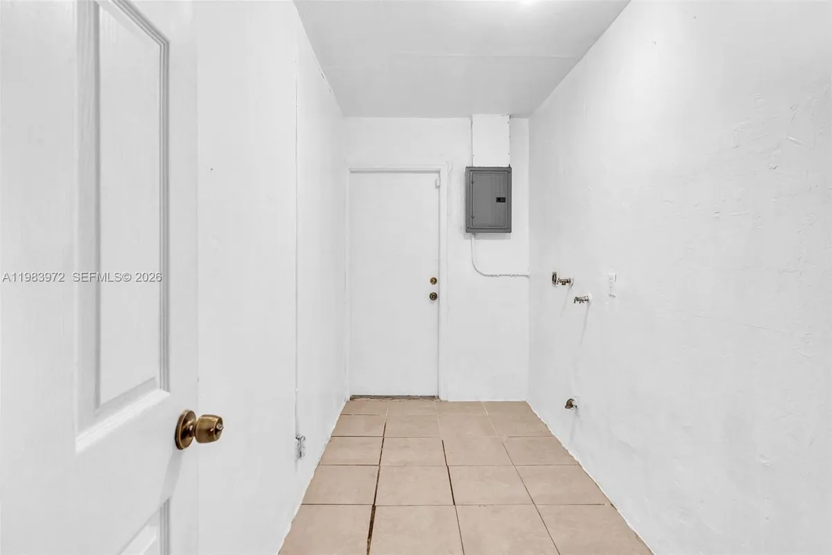 5441 NW 17th Ct, Lauderhill FL 33313