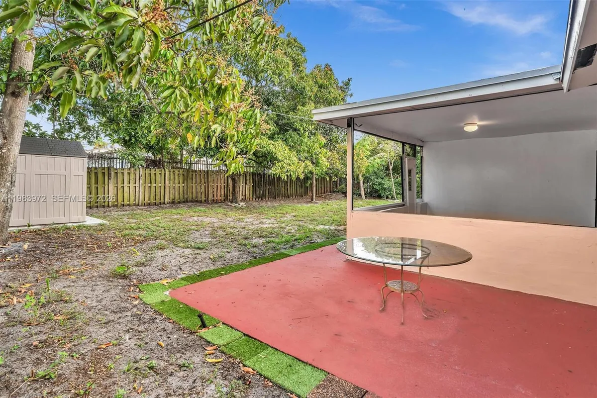 5441 NW 17th Ct, Lauderhill FL 33313