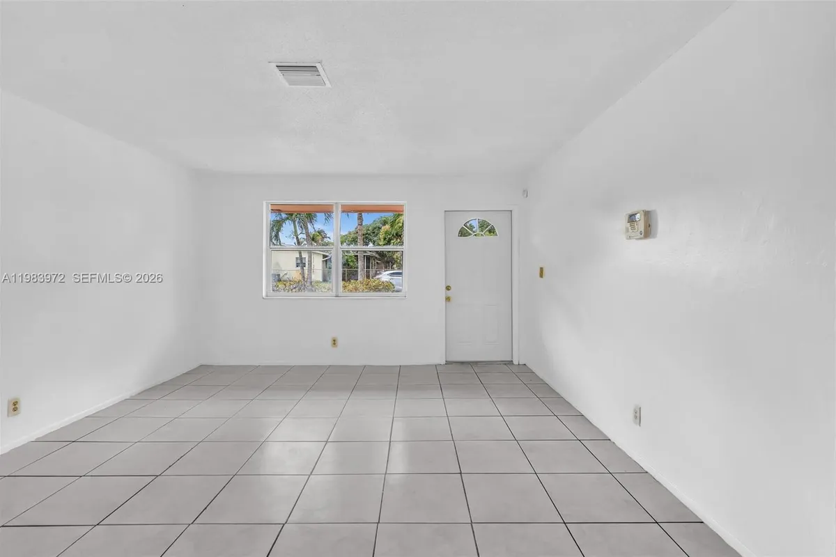 5441 NW 17th Ct, Lauderhill FL 33313