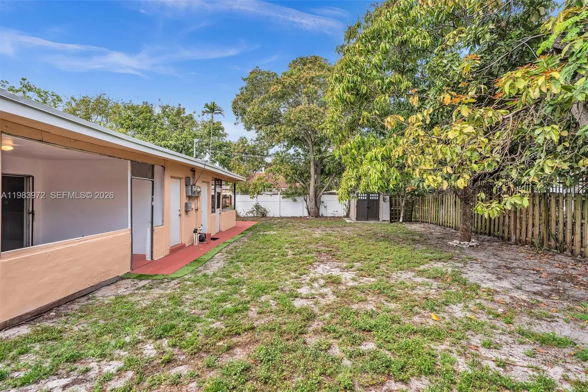 5441 NW 17th Ct, Lauderhill FL 33313