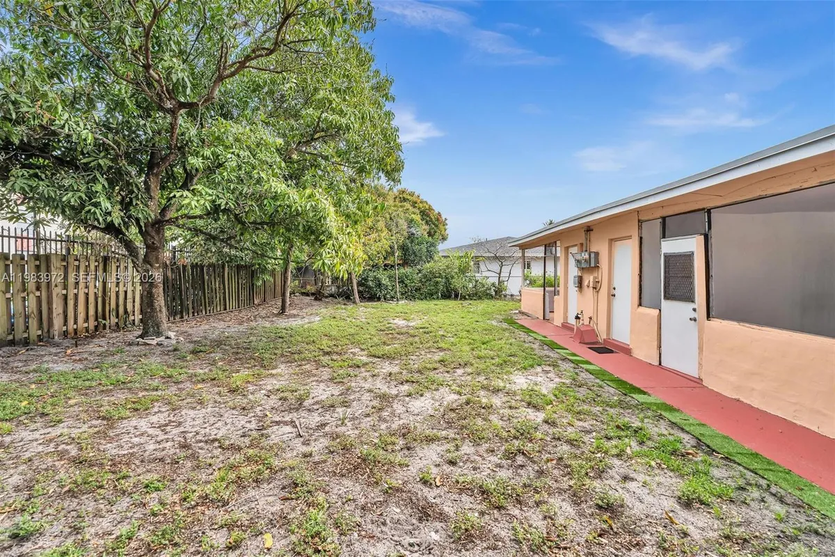 5441 NW 17th Ct, Lauderhill FL 33313