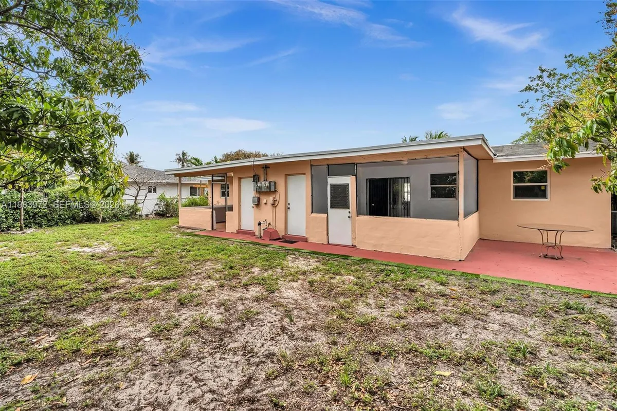 5441 NW 17th Ct, Lauderhill FL 33313