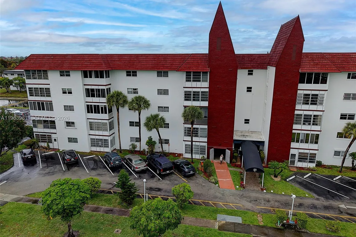 4851 NW 21st St # 107, Lauderhill FL 33313