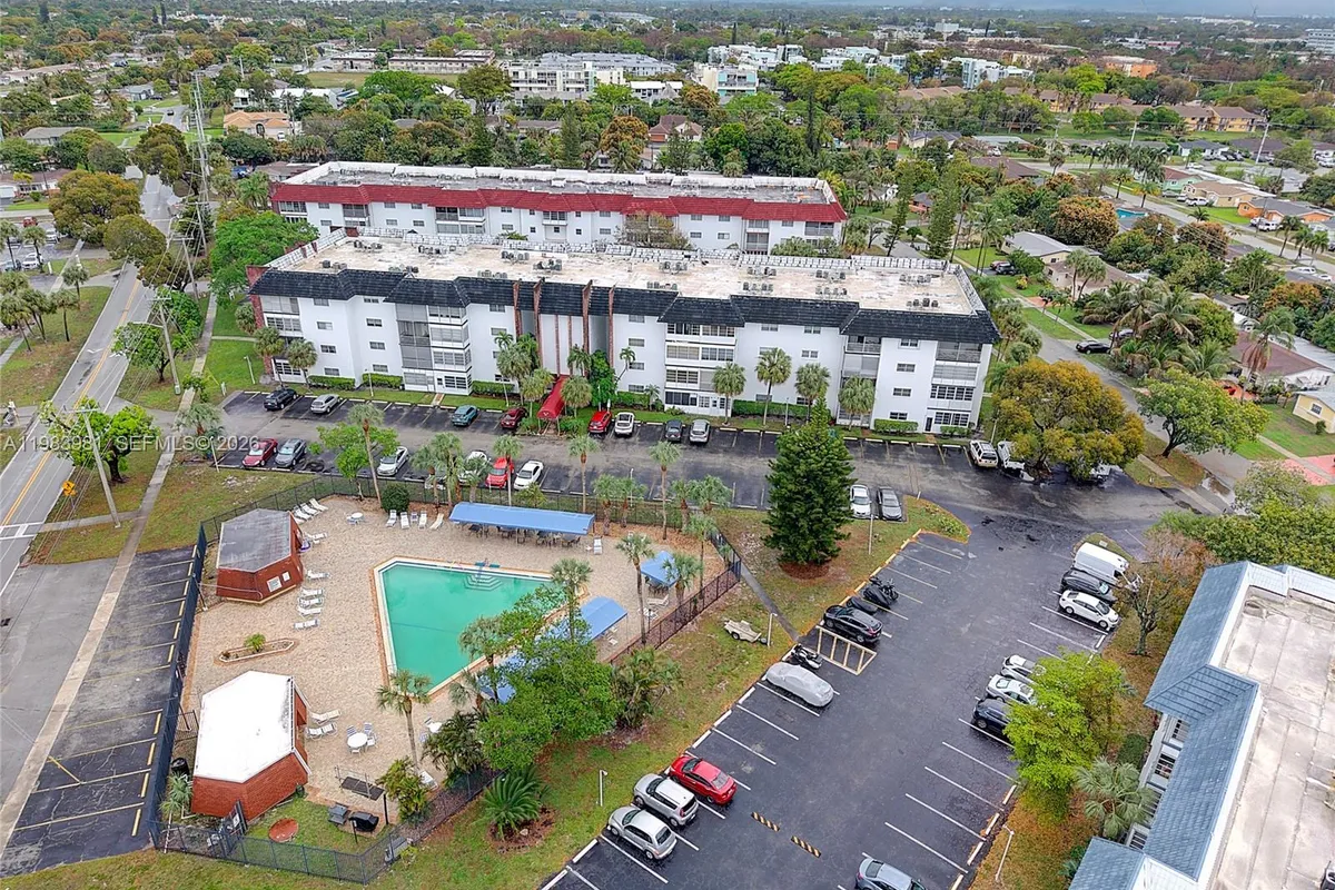 4851 NW 21st St # 107, Lauderhill FL 33313