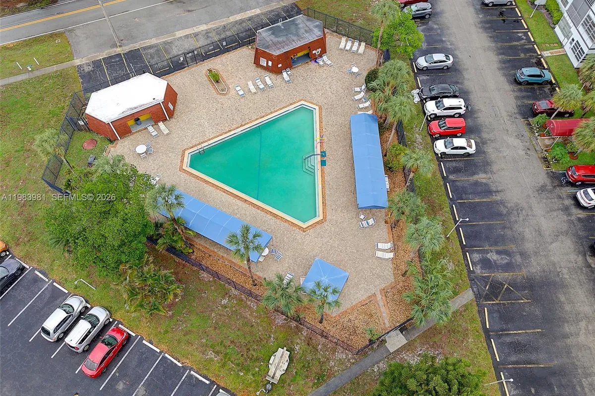 4851 NW 21st St # 107, Lauderhill FL 33313