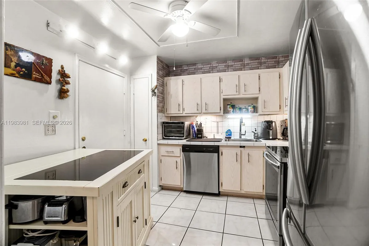 4851 NW 21st St # 107, Lauderhill FL 33313