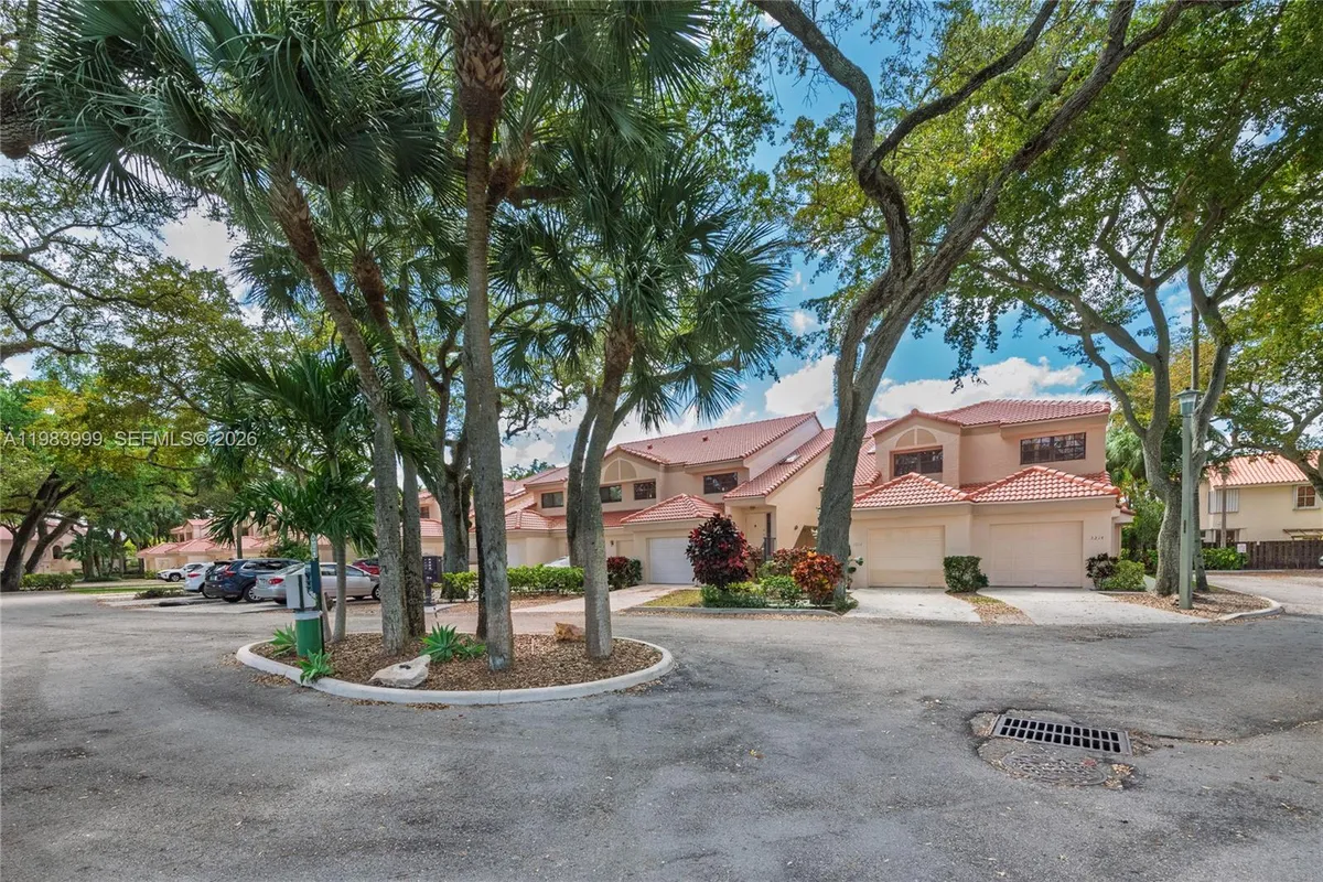 3212 Arbor Ln # 2407, Hollywood FL 33021