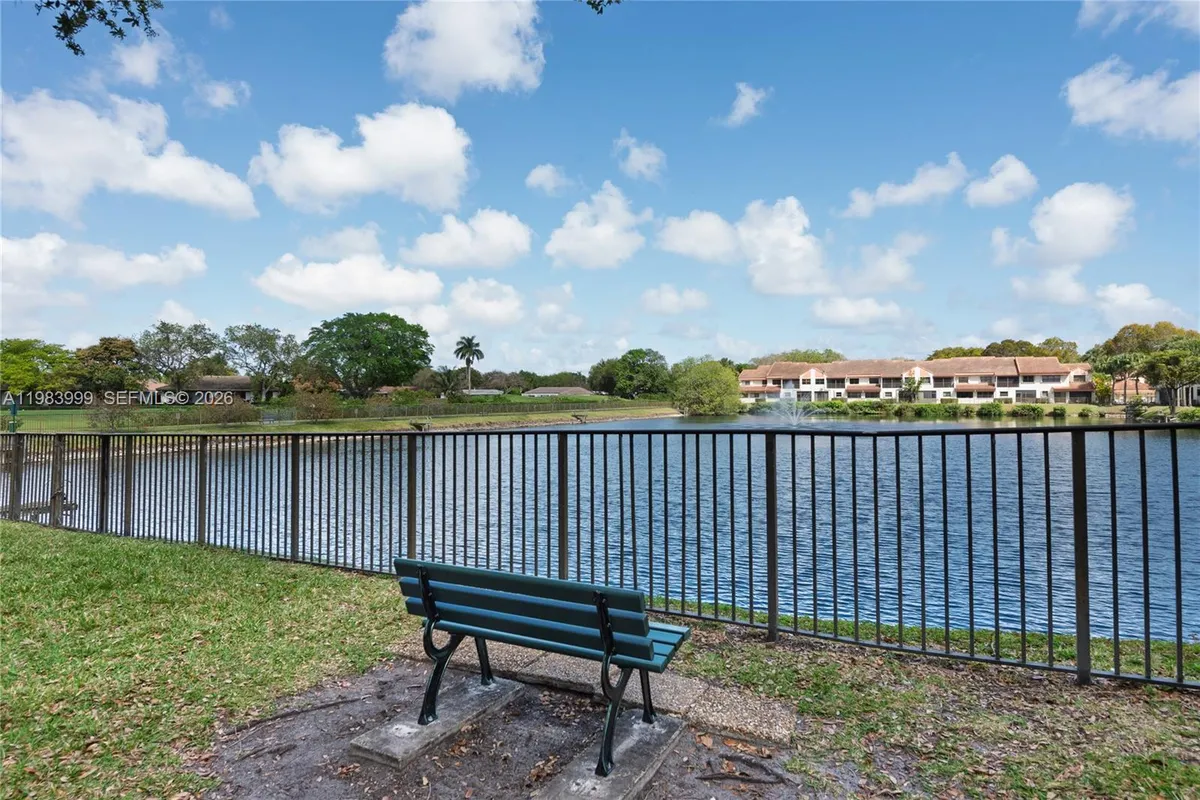 3212 Arbor Ln # 2407, Hollywood FL 33021