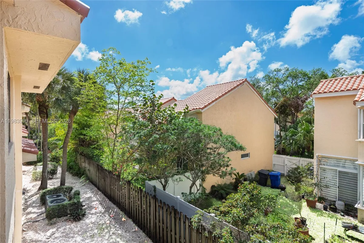 3212 Arbor Ln # 2407, Hollywood FL 33021