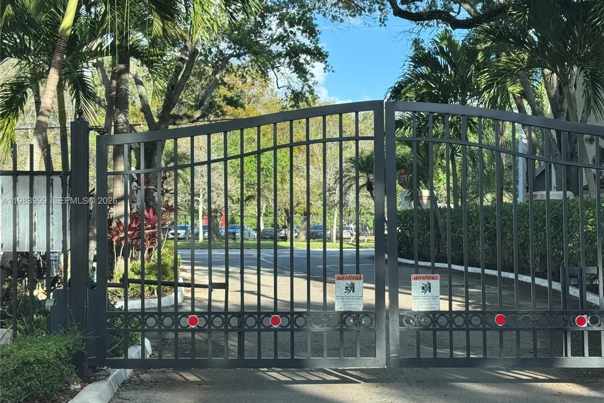 3212 Arbor Ln # 2407, Hollywood FL 33021