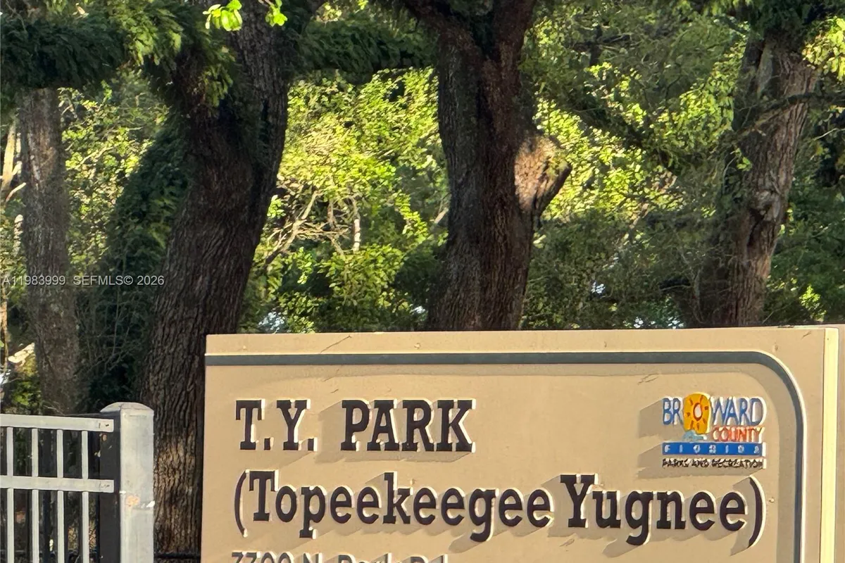 3212 Arbor Ln # 2407, Hollywood FL 33021