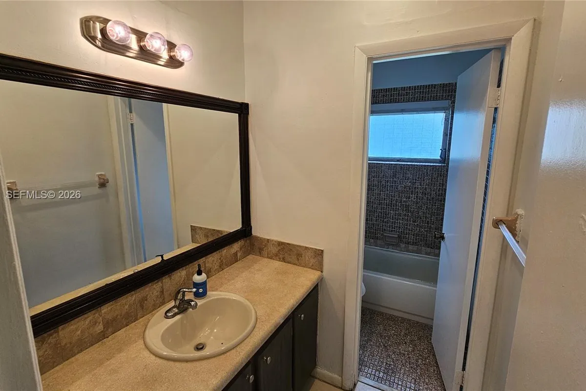 12320 SW 105th St, Miami FL 33186