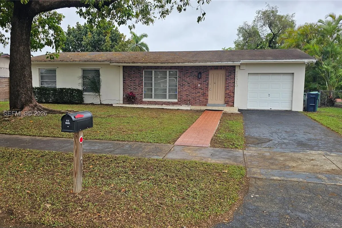12320 SW 105th St, Miami FL 33186