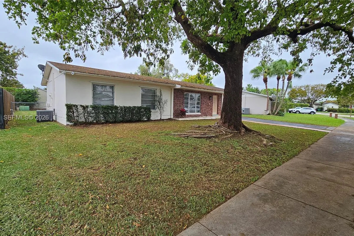 12320 SW 105th St, Miami FL 33186