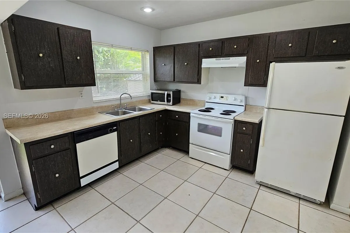 12320 SW 105th St, Miami FL 33186