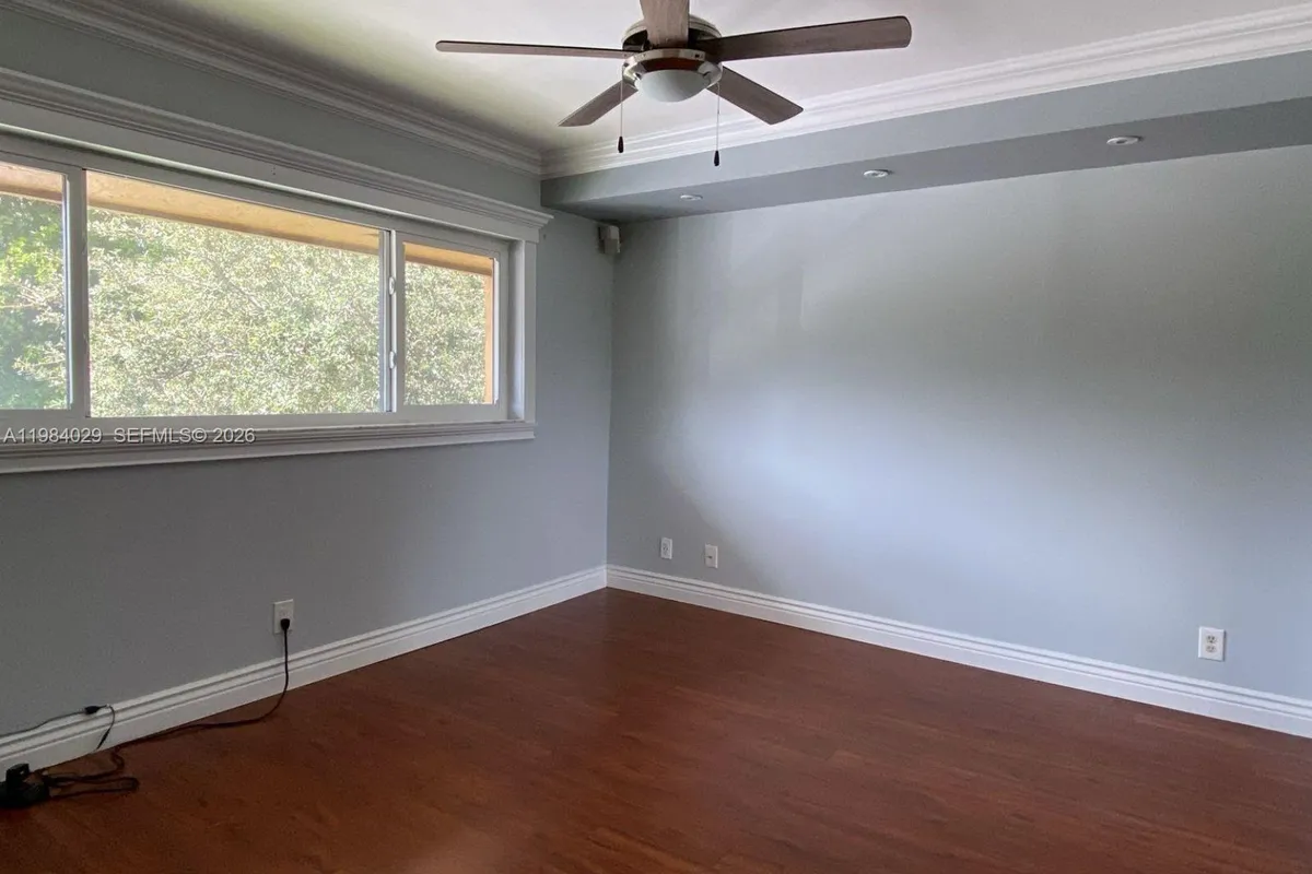 3282 N Pine Island Rd # 301, Sunrise FL 33351