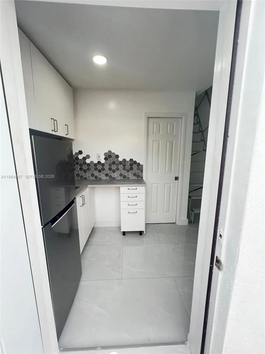 4021 NW 6th St, Miami FL 33126