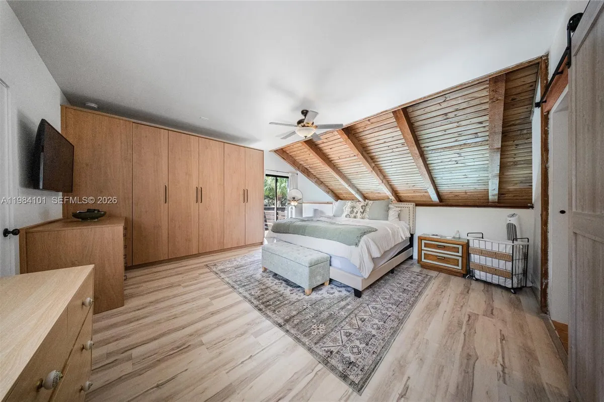 10141 Woodbury Ct, Pembroke Pines FL 33026