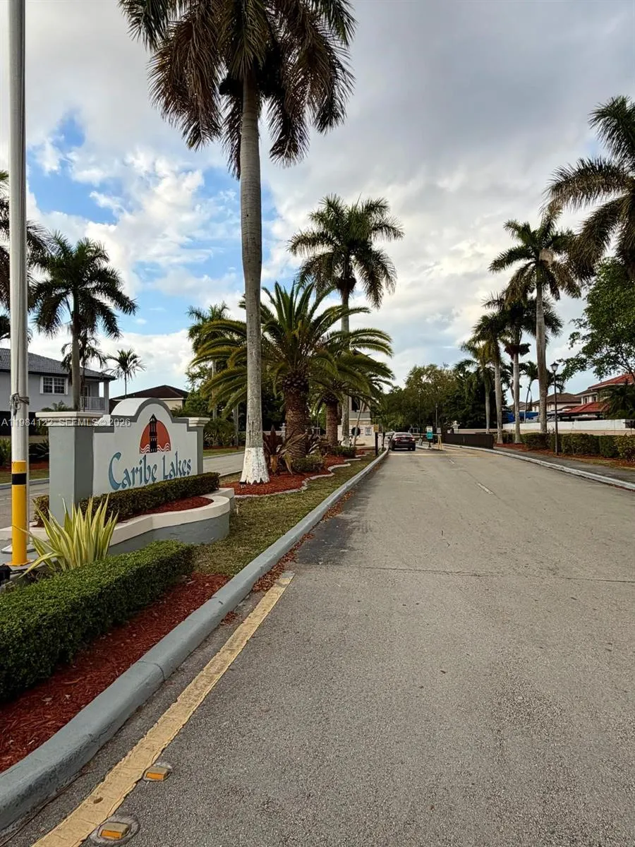 3858 SW 153rd Pl, Miami FL 33185