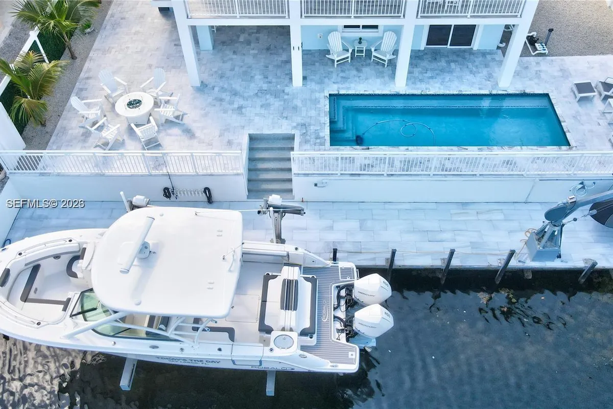 48 S Andros Rd, Key Largo FL 33037