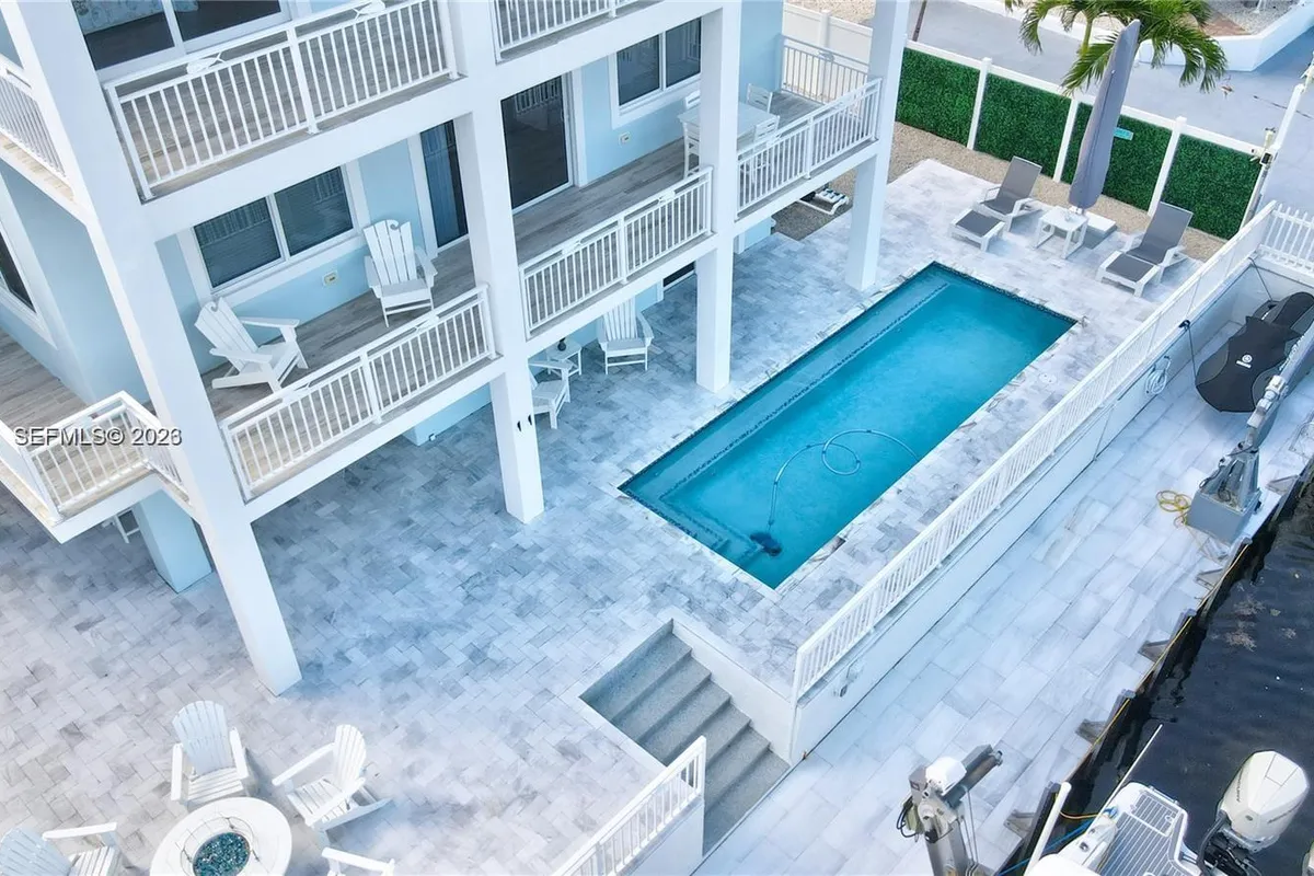 48 S Andros Rd, Key Largo FL 33037