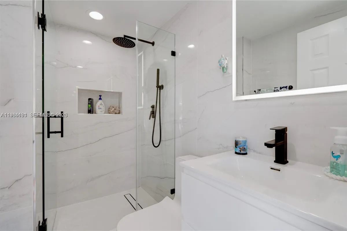 48 S Andros Rd, Key Largo FL 33037