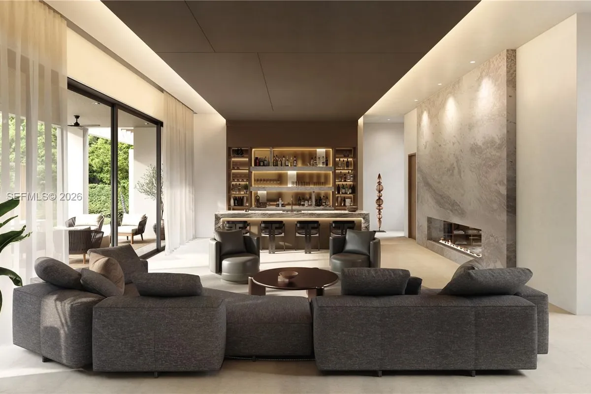 6800 SW 106th St, Pinecrest FL 33156