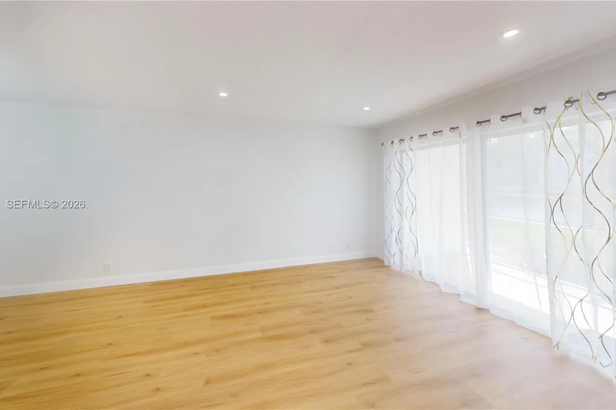 8846 W Mcnab Rd # 106, Tamarac FL 33321