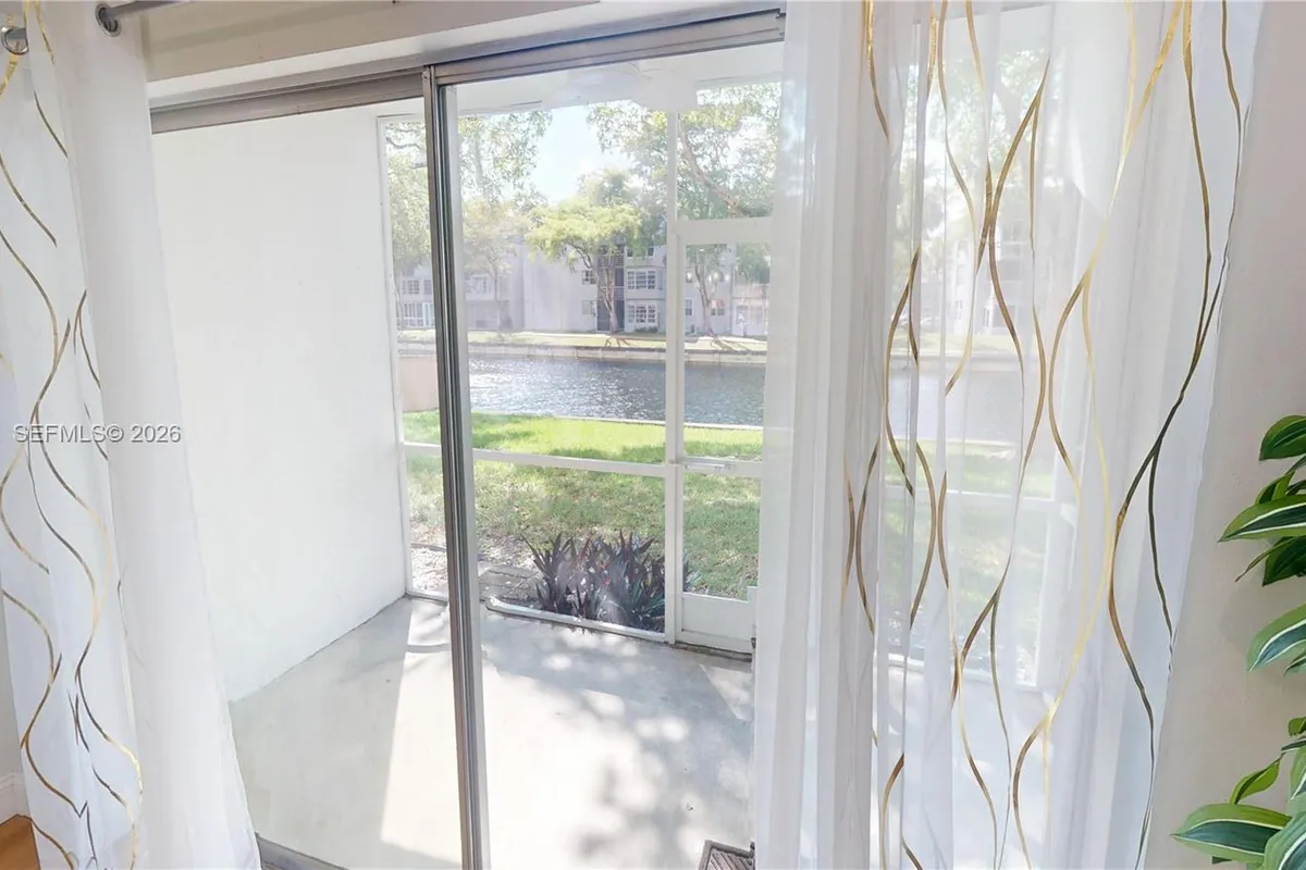 8846 W Mcnab Rd # 106, Tamarac FL 33321