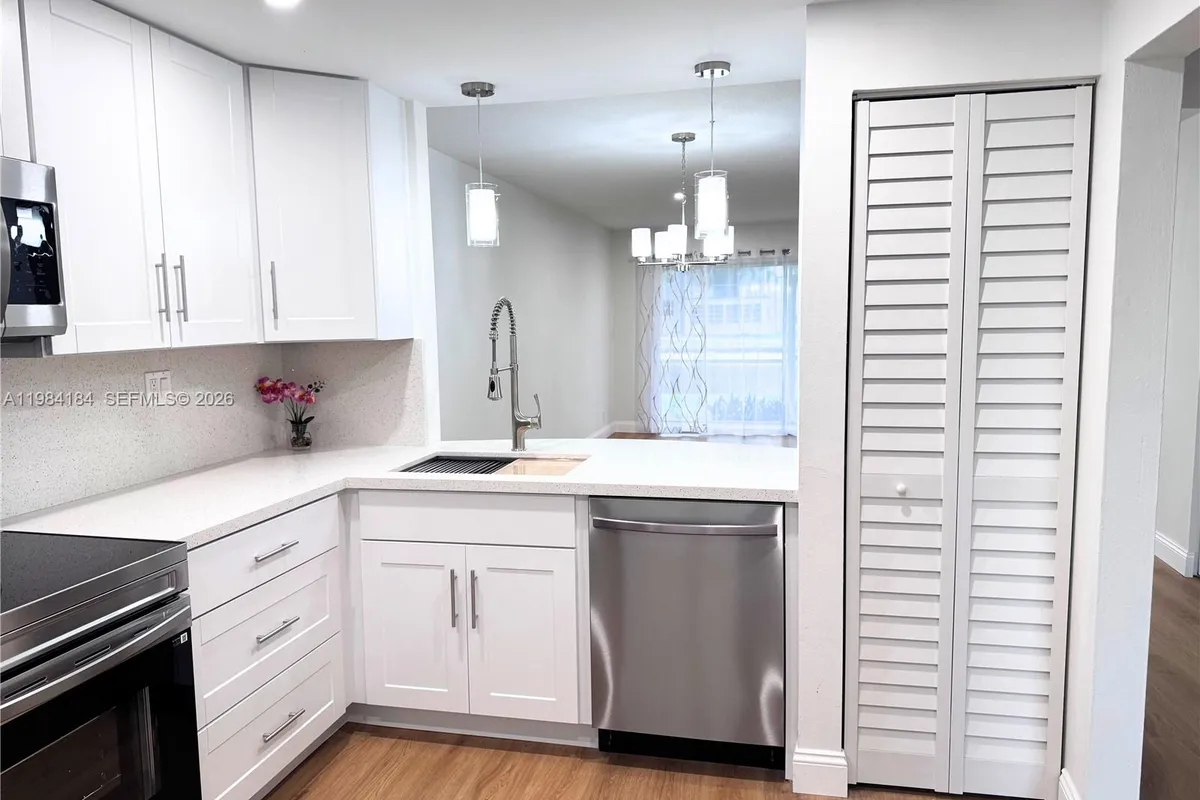 8846 W Mcnab Rd # 106, Tamarac FL 33321