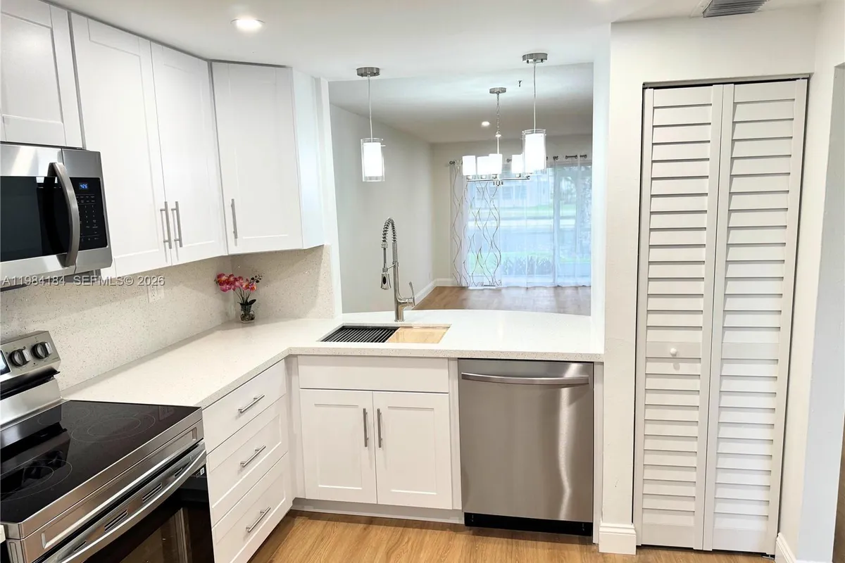 8846 W Mcnab Rd # 106, Tamarac FL 33321