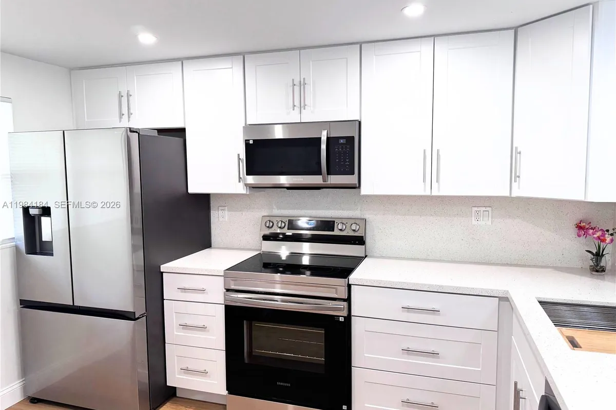 8846 W Mcnab Rd # 106, Tamarac FL 33321