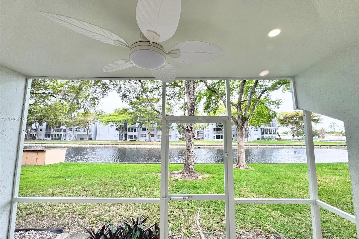 8846 W Mcnab Rd # 106, Tamarac FL 33321