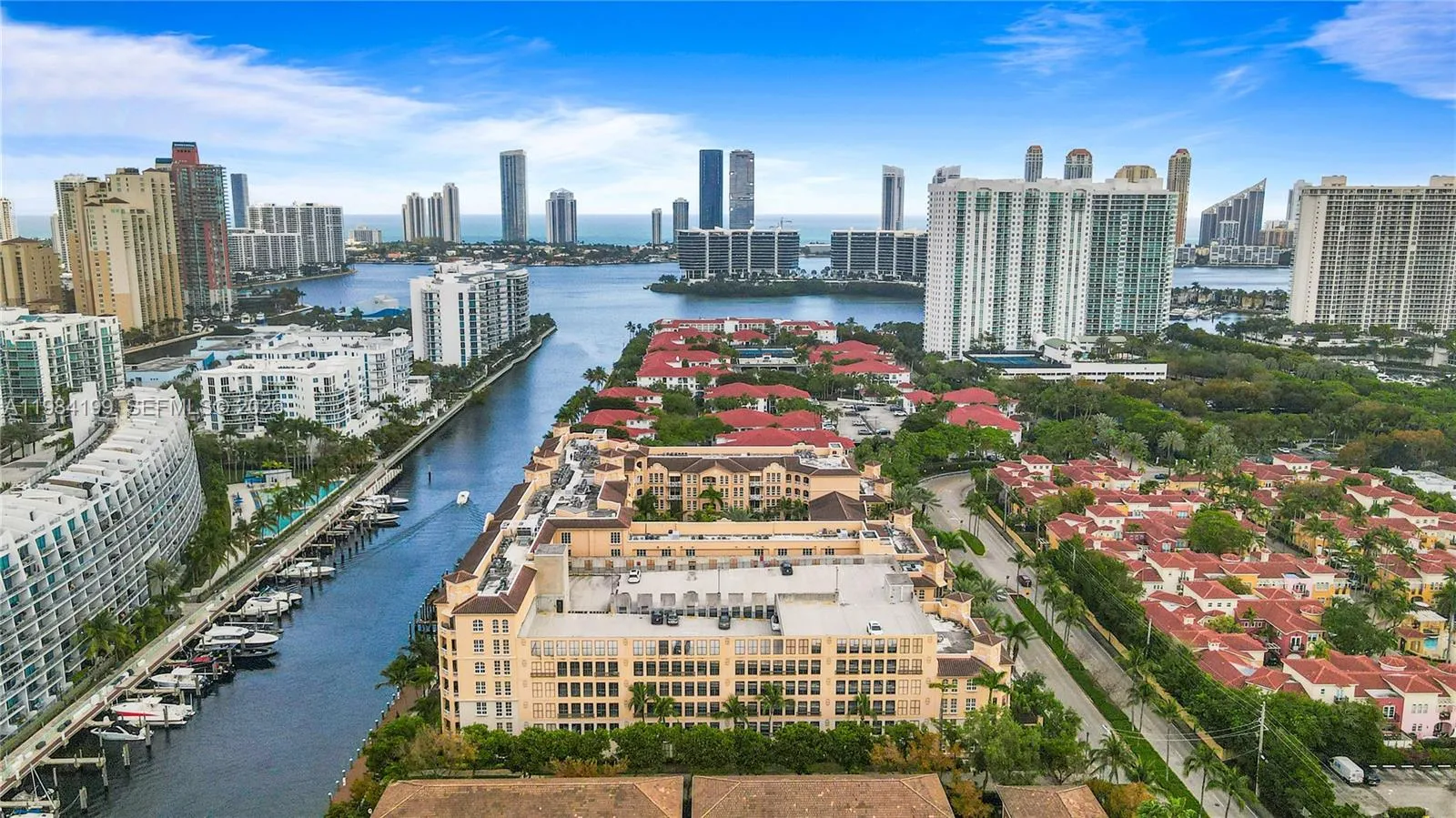 3001 NE 185th St # 716, Aventura FL 33180