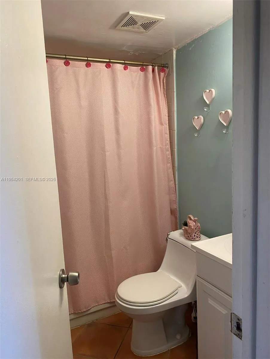 1801 S Treasure Dr # 414, North Bay Village FL 33141