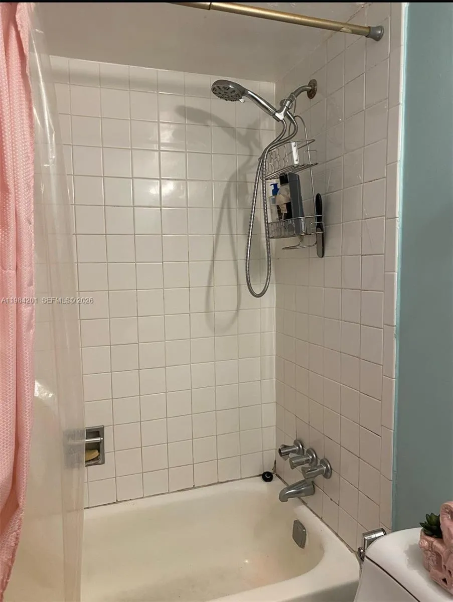 1801 S Treasure Dr # 414, North Bay Village FL 33141