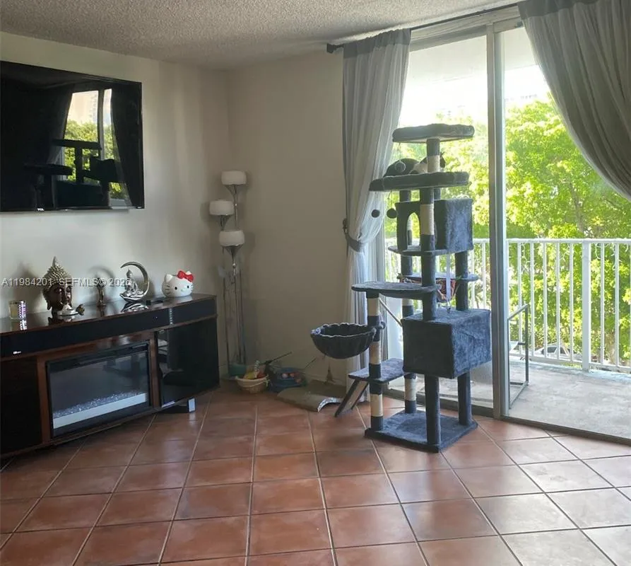 1801 S Treasure Dr # 414, North Bay Village FL 33141