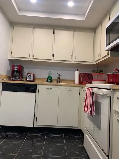 5530 NW 44th St # 111C, Lauderhill FL 33319