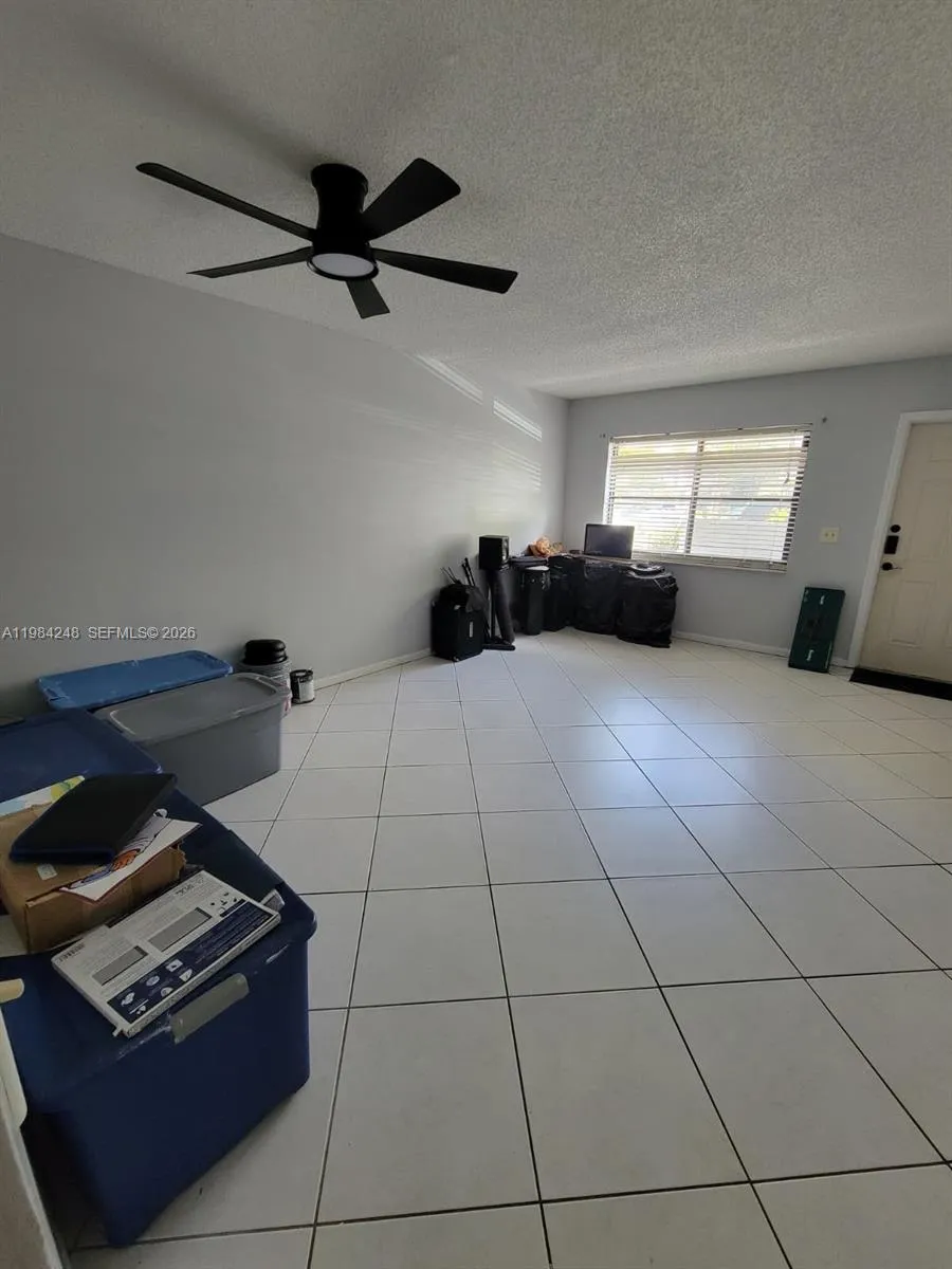 9787 Riverside Dr # 4, Coral Springs FL 33071