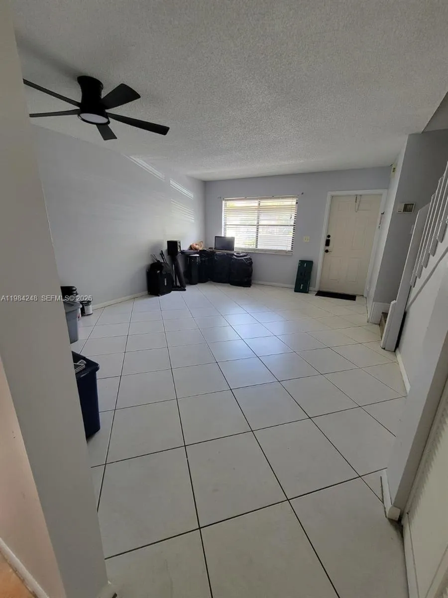 9787 Riverside Dr # 4, Coral Springs FL 33071