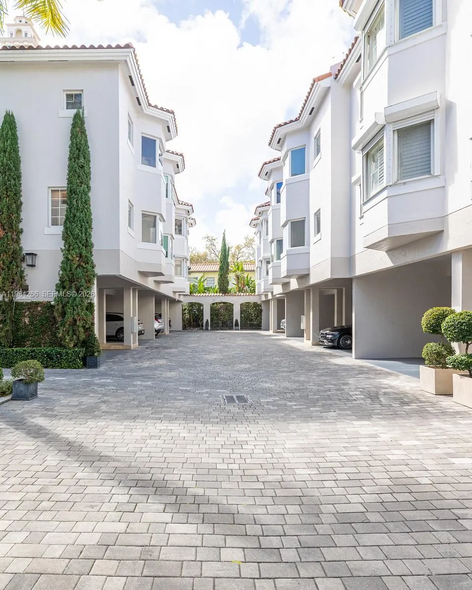 261 Navarre Ave # 1, Coral Gables FL 33134