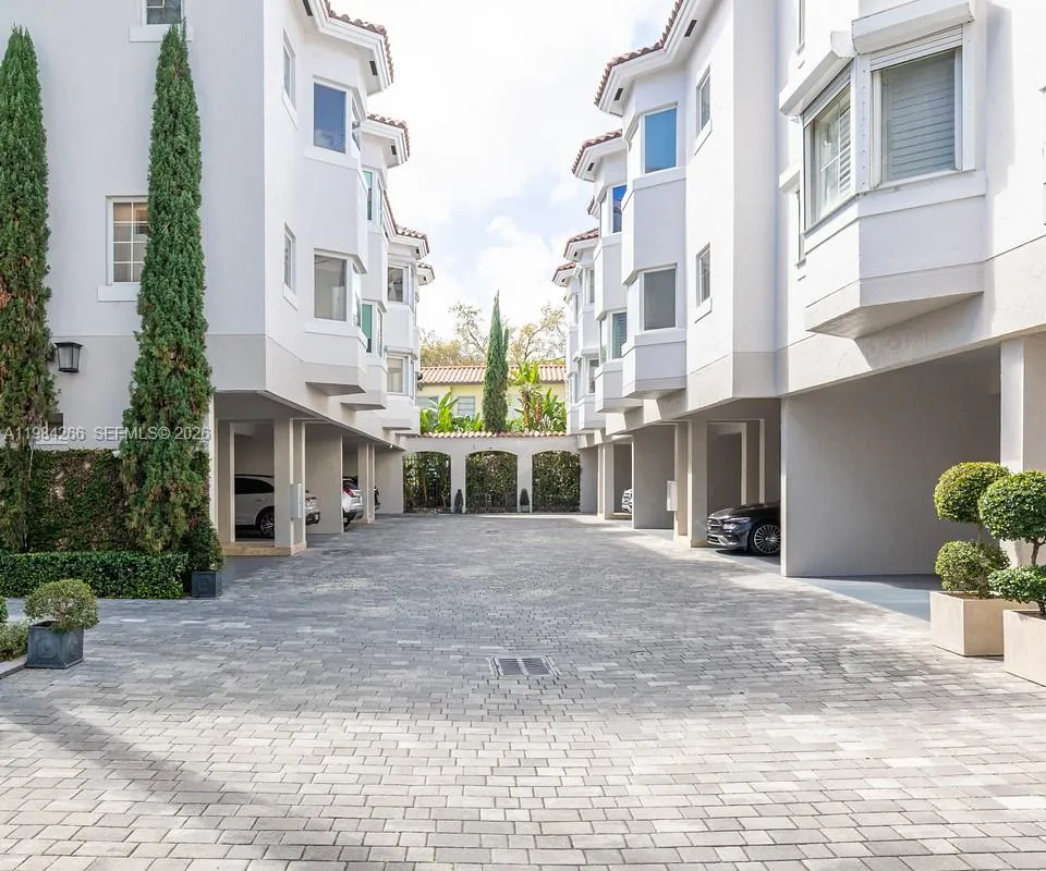 261 Navarre Ave # 1, Coral Gables FL 33134